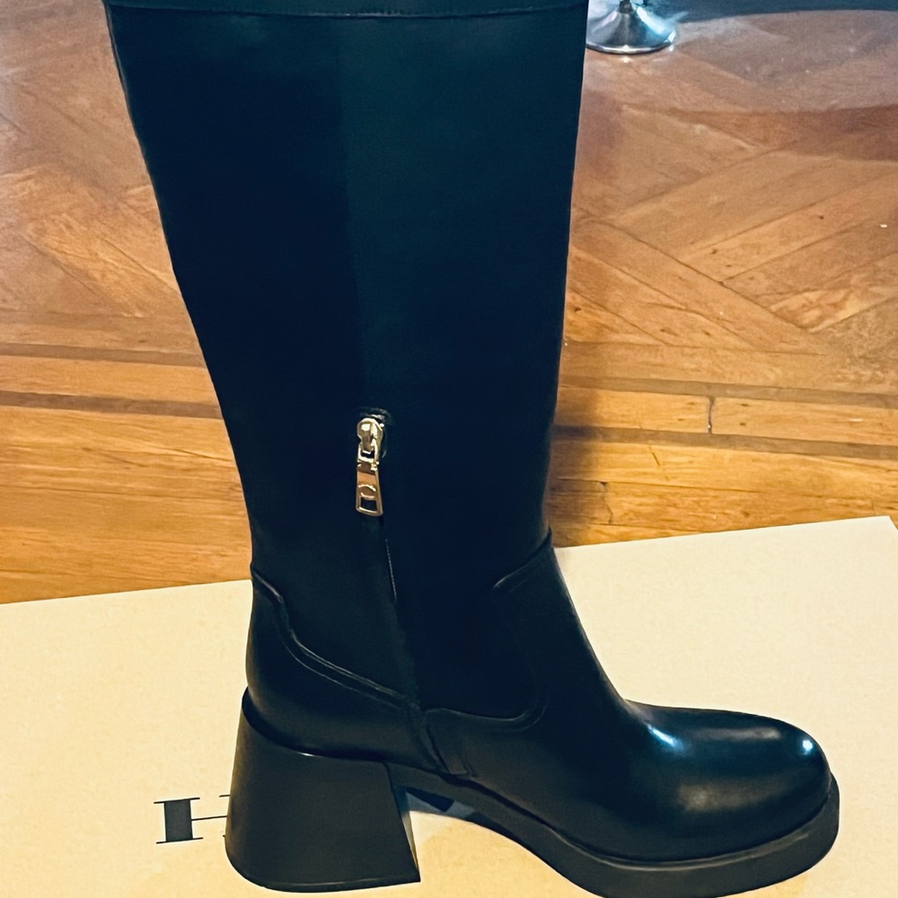 Coach Black Knee-High Women's Boots - Picture 9 of 9